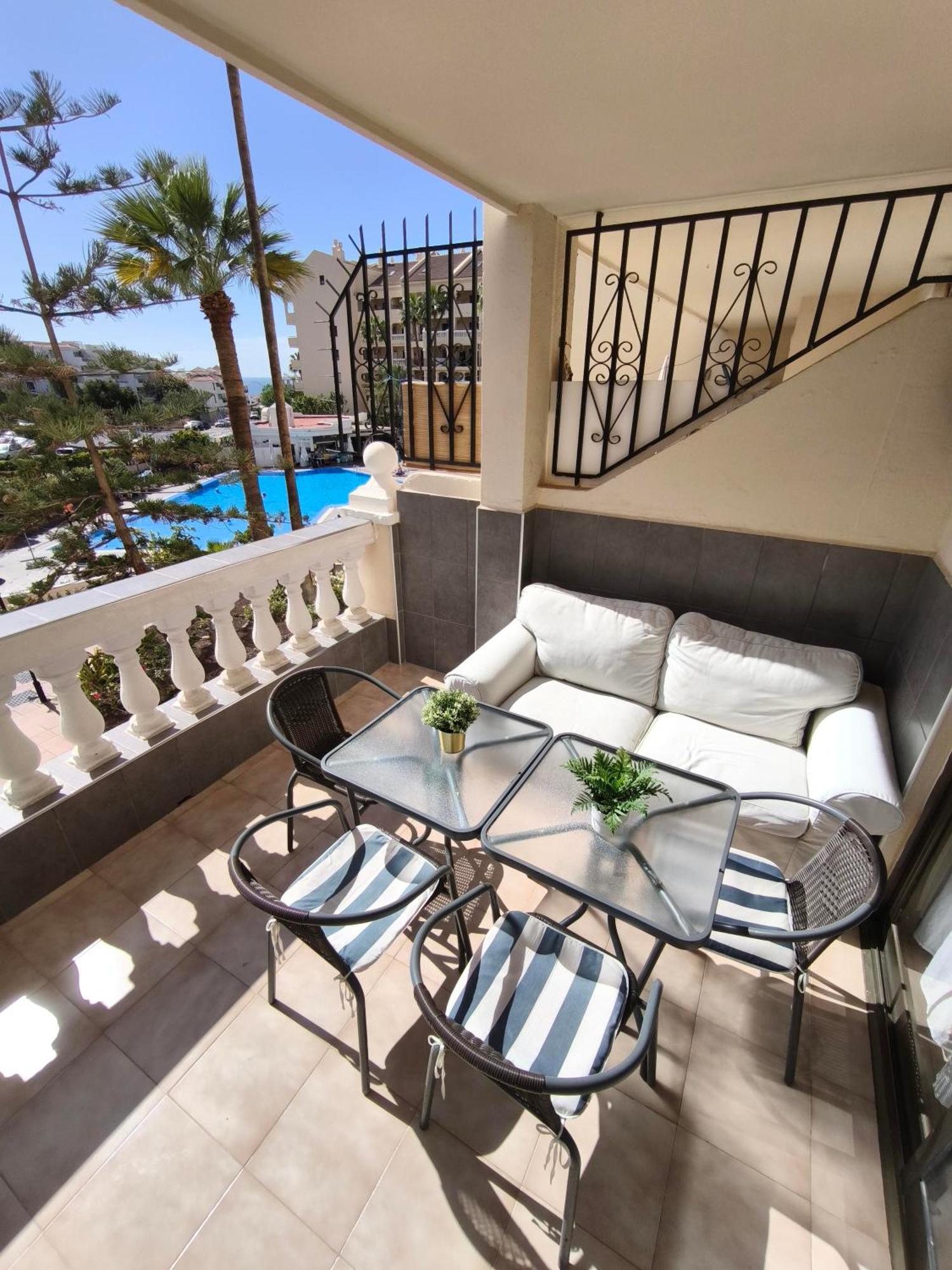 Tenerife Castle Harbour Лос Кристианос Экстерьер фото